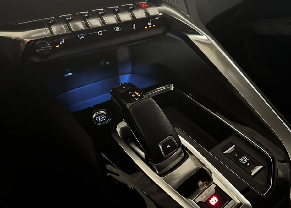 Peugeot 3008 1.5 AT